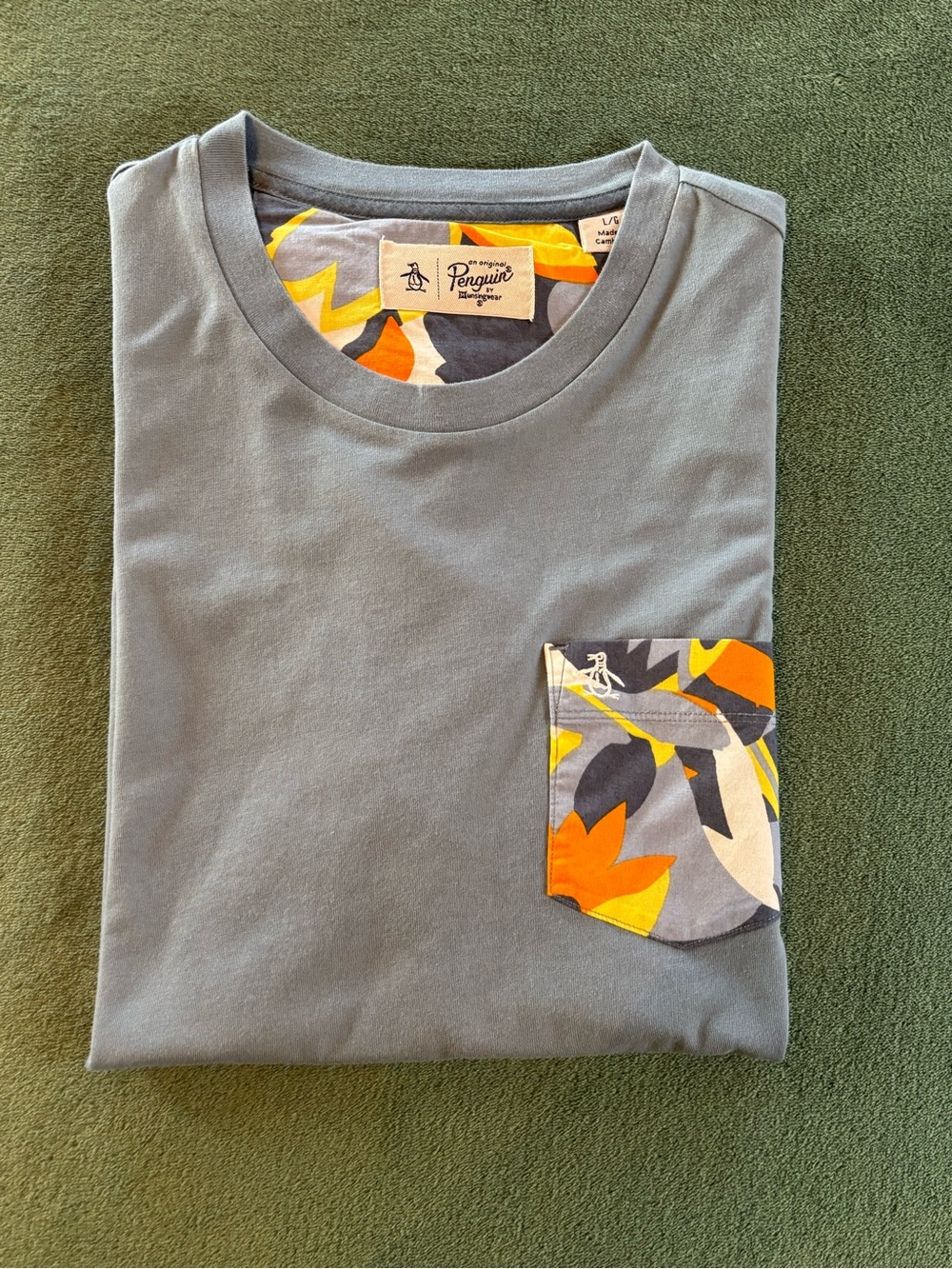 Original Penguin Men’s Slate Blue Pocket Tee with Floral Accent, Size: L. (6506)